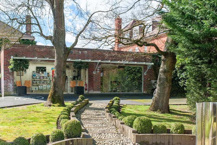 Business listing image